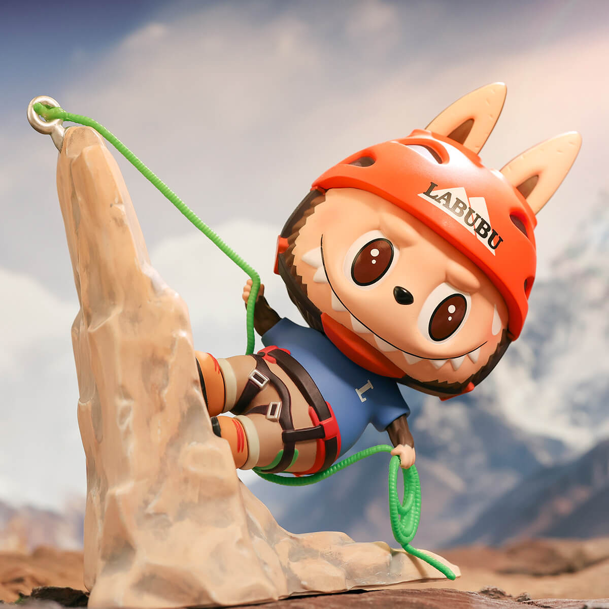 LABUBU Climber Figurine | CDA715609 Figure | CDA715609